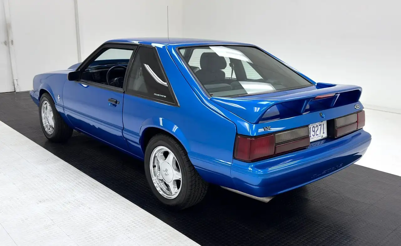 Ford Mustang LX Hatchback, foto 3