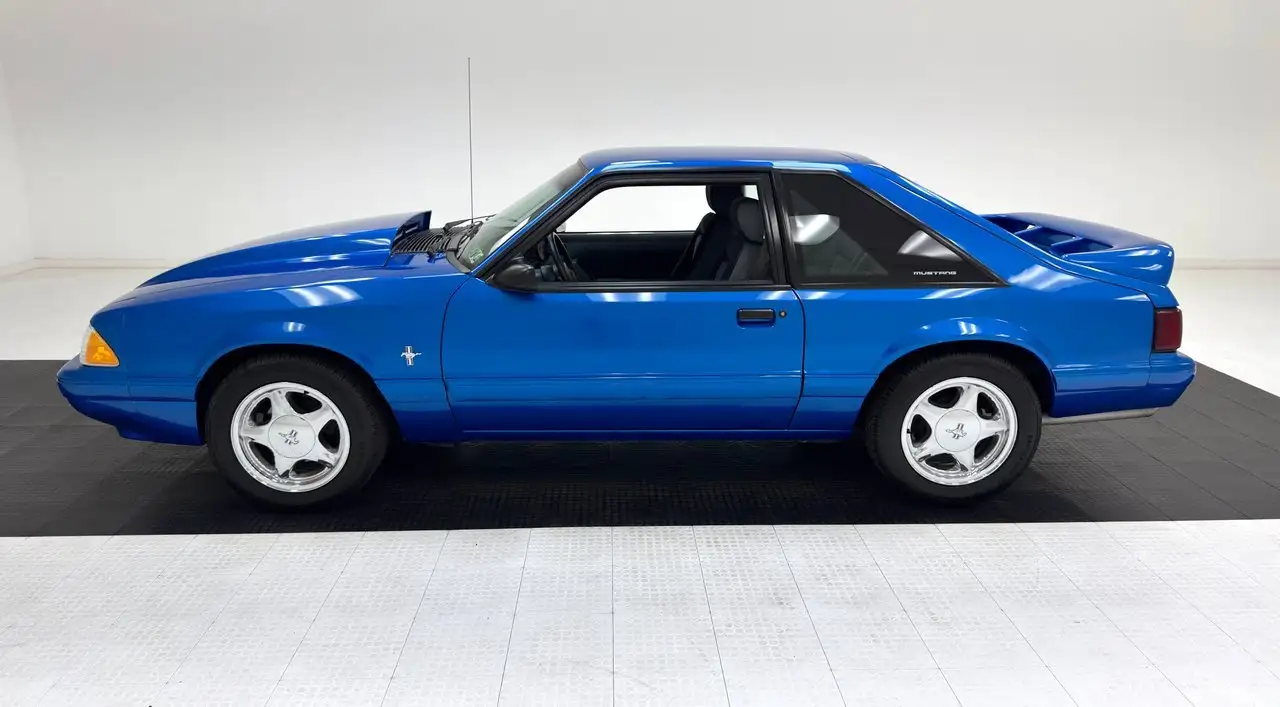 Ford Mustang LX Hatchback, foto 2