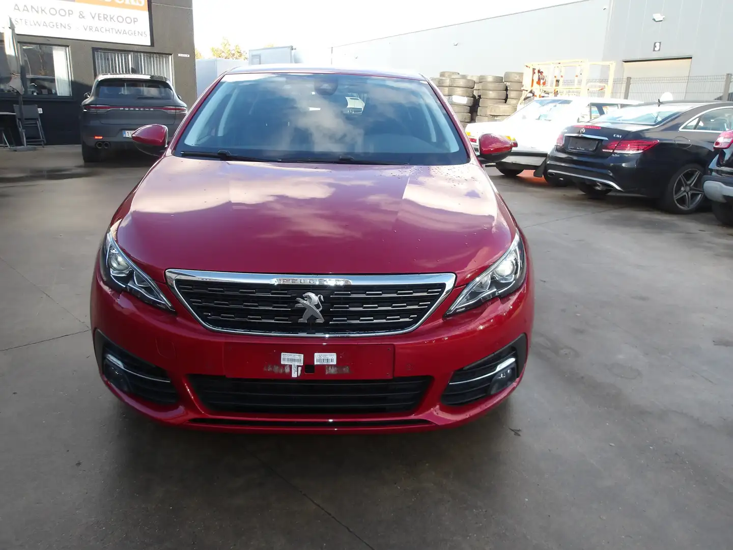 Peugeot 308 Peugeot 308 (Stock ID 20624) Rouge - 2