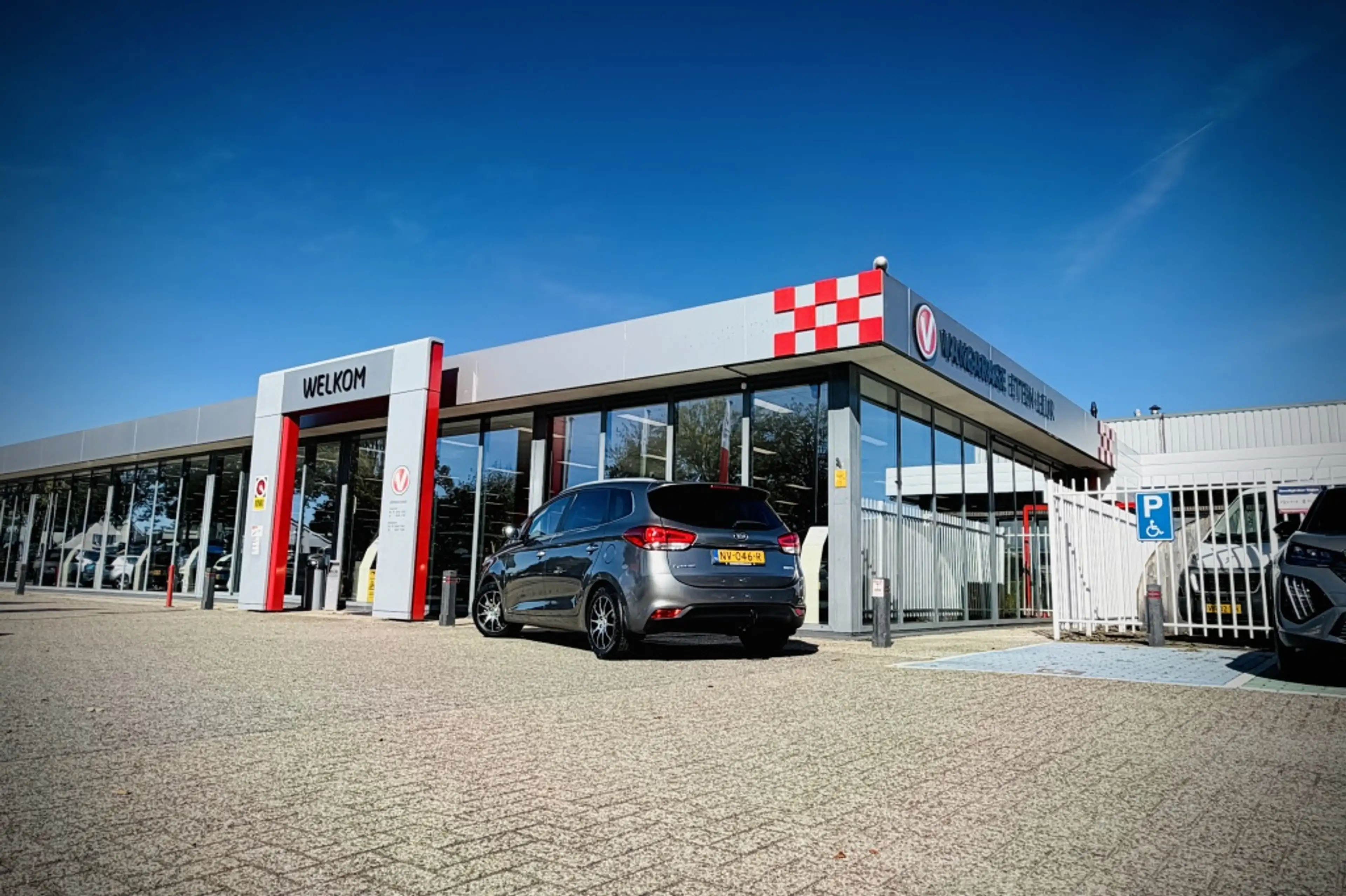 Kia Carens 1.6 GDi ExecutiveLine | TREKHAAK | CAMERA | CLIMA — photo 8