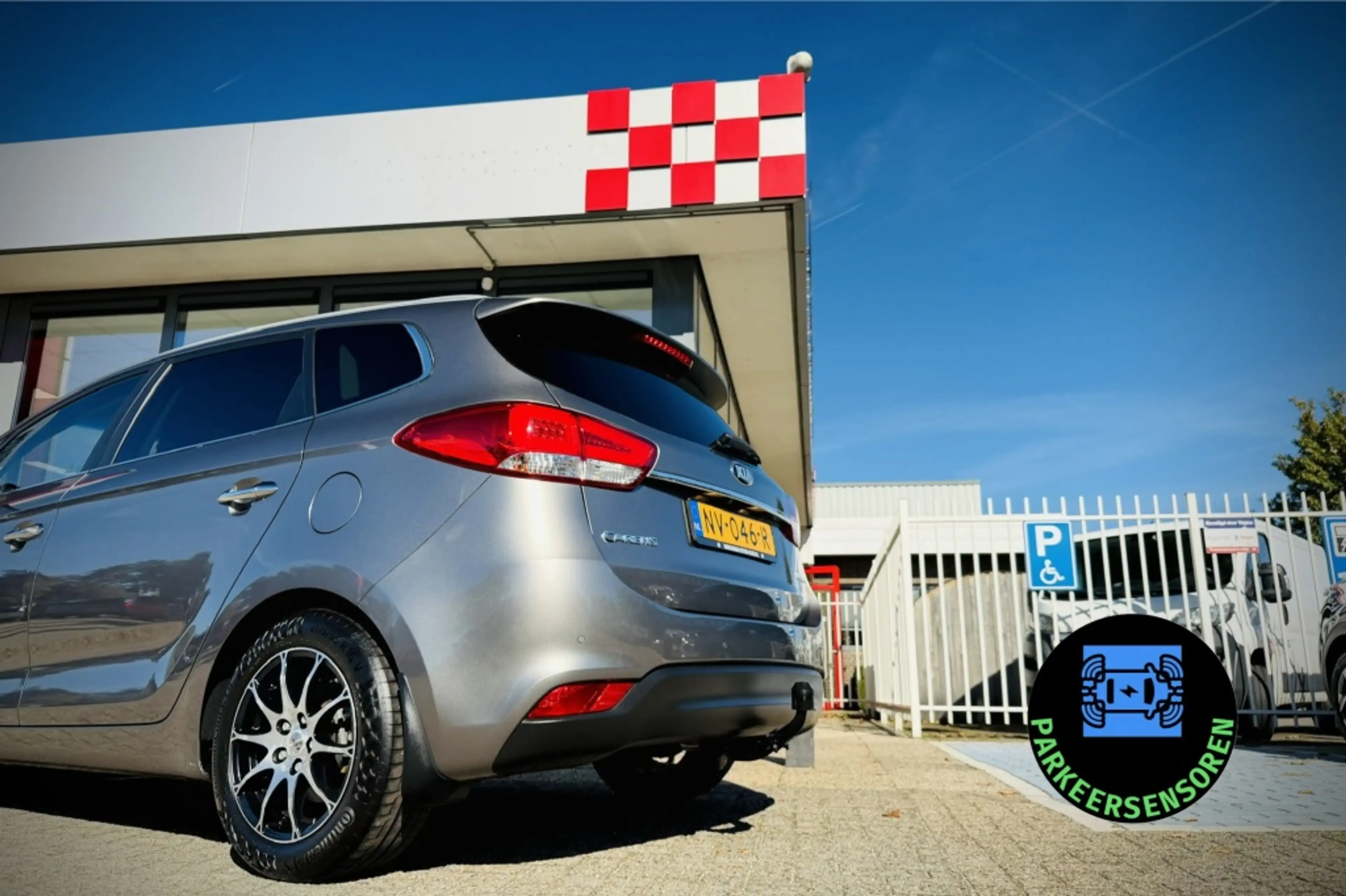 Kia Carens 1.6 GDi ExecutiveLine | TREKHAAK | CAMERA | CLIMA — photo 10