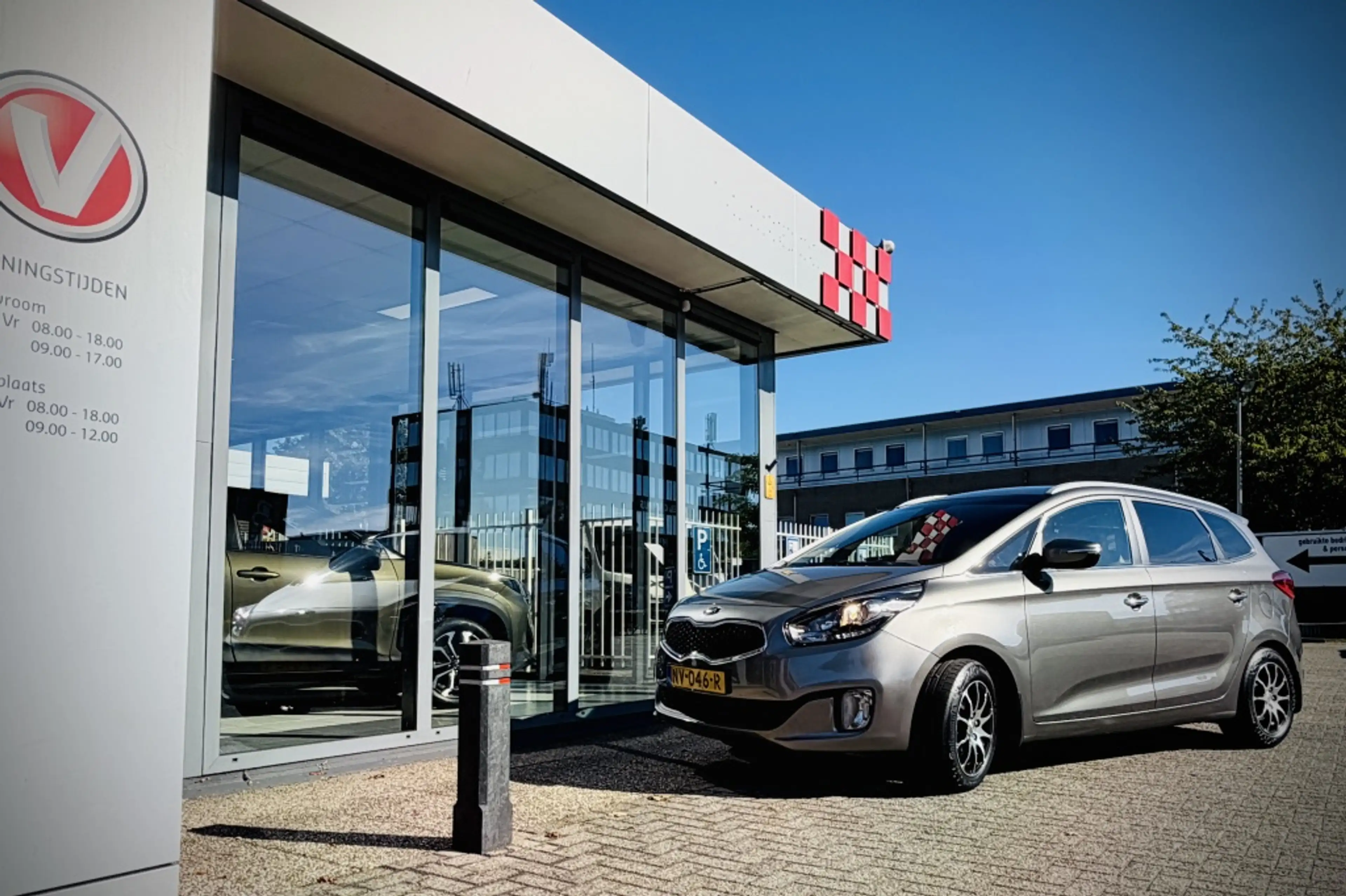Kia Carens 1.6 GDi ExecutiveLine | TREKHAAK | CAMERA | CLIMA — photo 6