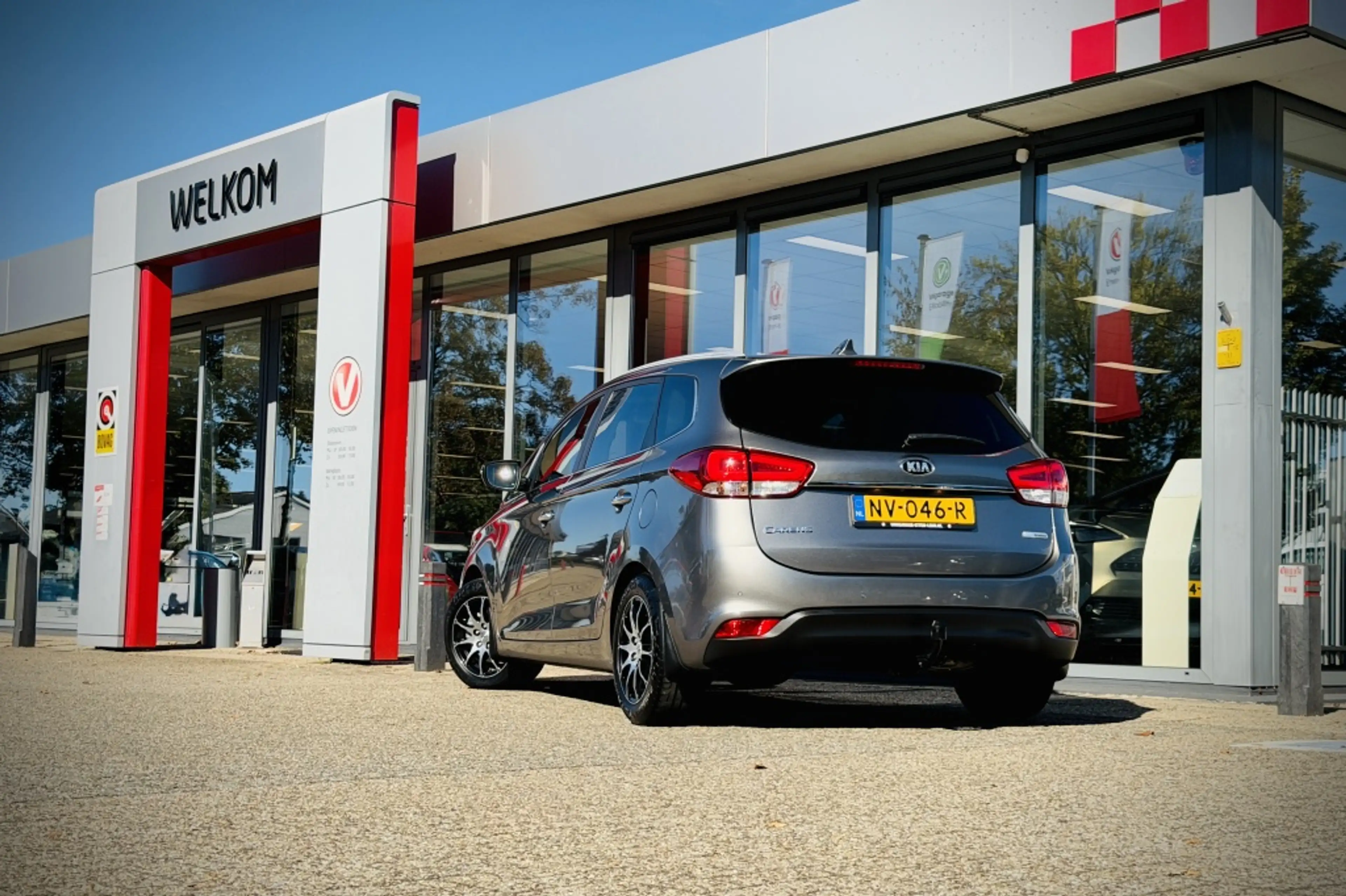 Kia Carens 1.6 GDi ExecutiveLine | TREKHAAK | CAMERA | CLIMA — photo 9