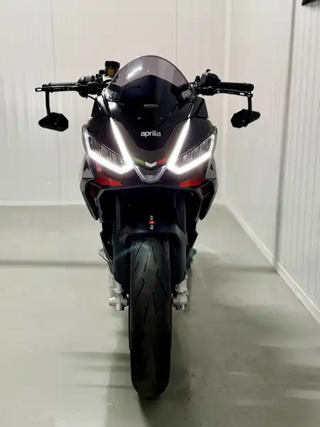 Aprilia Tuono - foto 8