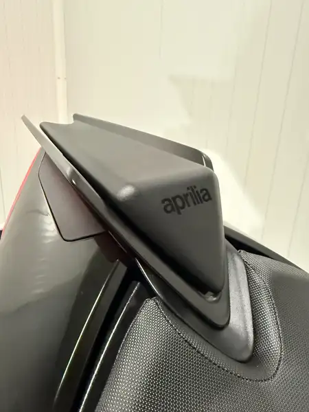 Aprilia Tuono - foto 7