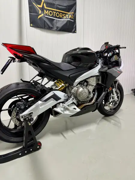 Aprilia Tuono - foto 6