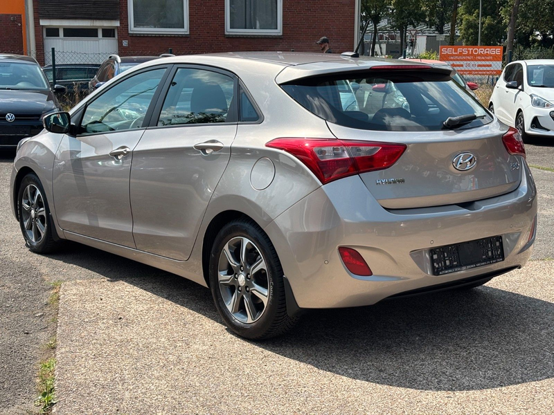 Hyundai i30 blue Trend, Klima, Navi, Kamera, Scheckheft — photo 7