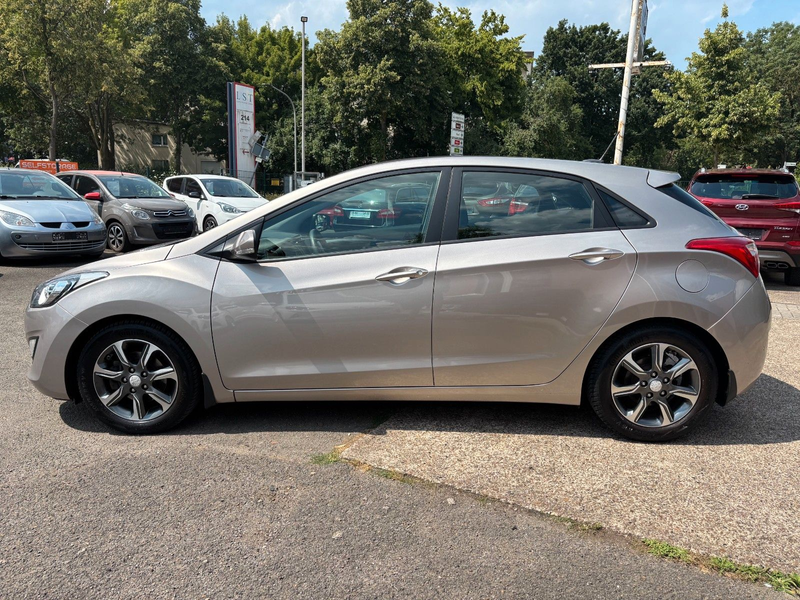 Hyundai i30 blue Trend, Klima, Navi, Kamera, Scheckheft — photo 8