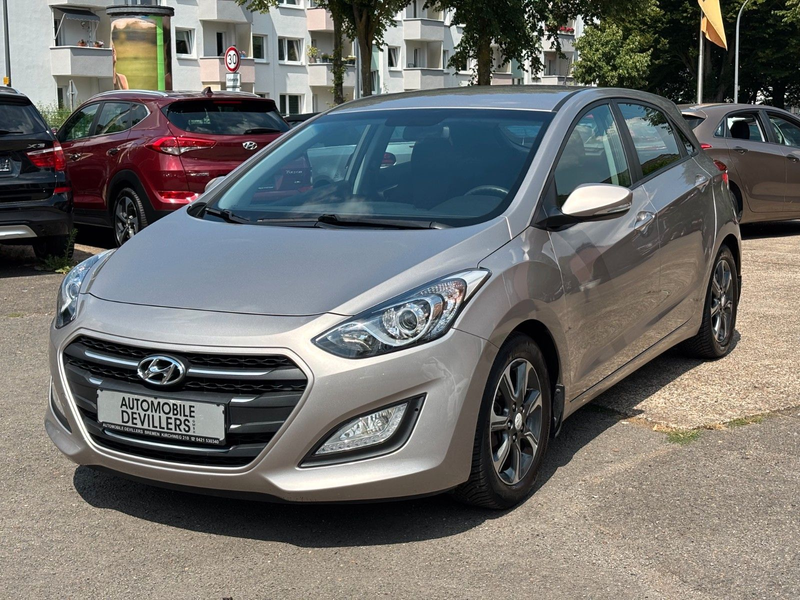 Hyundai i30 blue Trend, Klima, Navi, Kamera, Scheckheft