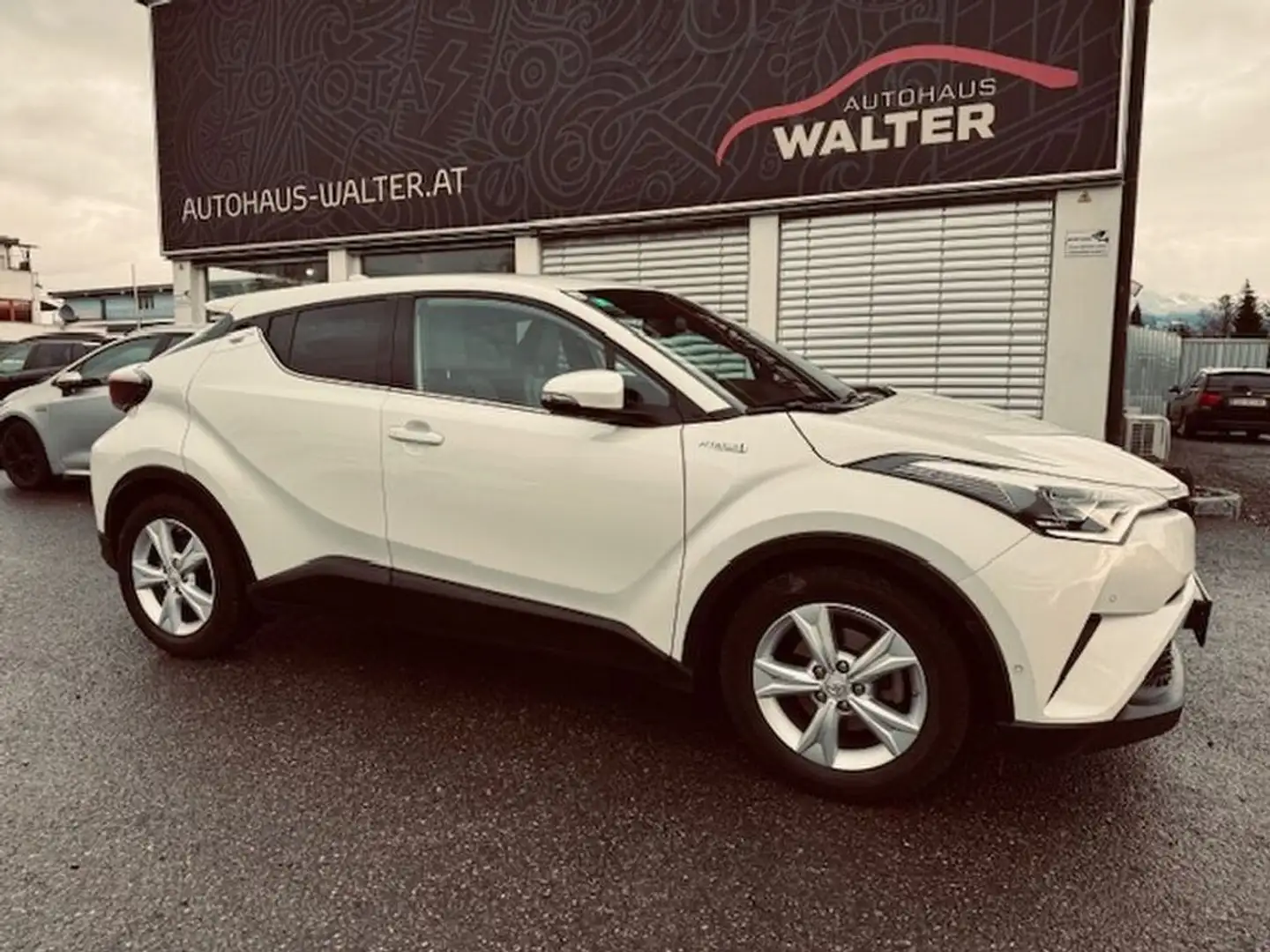 Toyota C-HR 1,8 Hybrid C-HIC CVT Weiß - 1