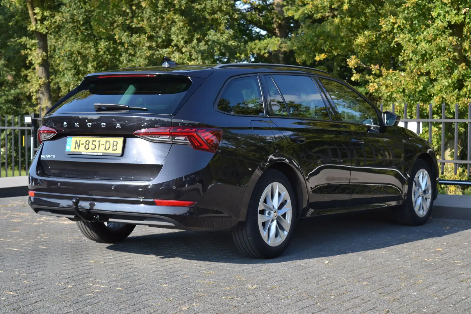 Skoda Octavia 1.5 TSi Style | Navi | Trekh. | Stoelverw. | Virt. Noir - 2