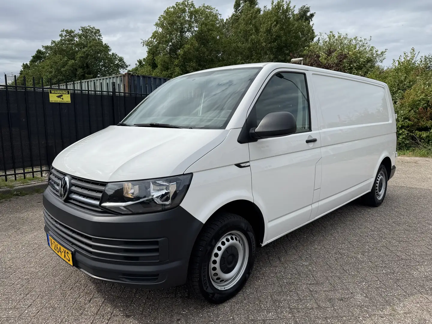 Volkswagen T6 Transporter 2.0 TDI L2H1 Comfortline 3Pers Airco/Cruise Wit - 1