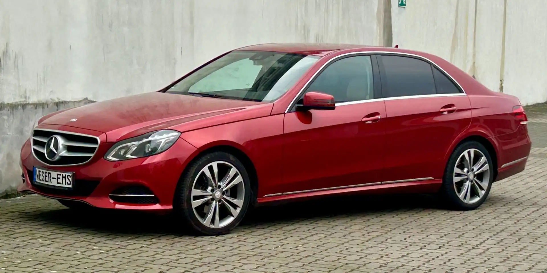 Mercedes-Benz E 220 CDI Automatik AVANTGARDE COMAND Klima eFH Rood - 1