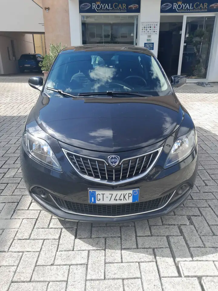 Lancia Ypsilon