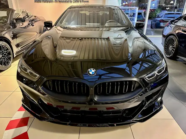 Alpina B8 Gran Coupe. Schwarz. Voll. Souverän.