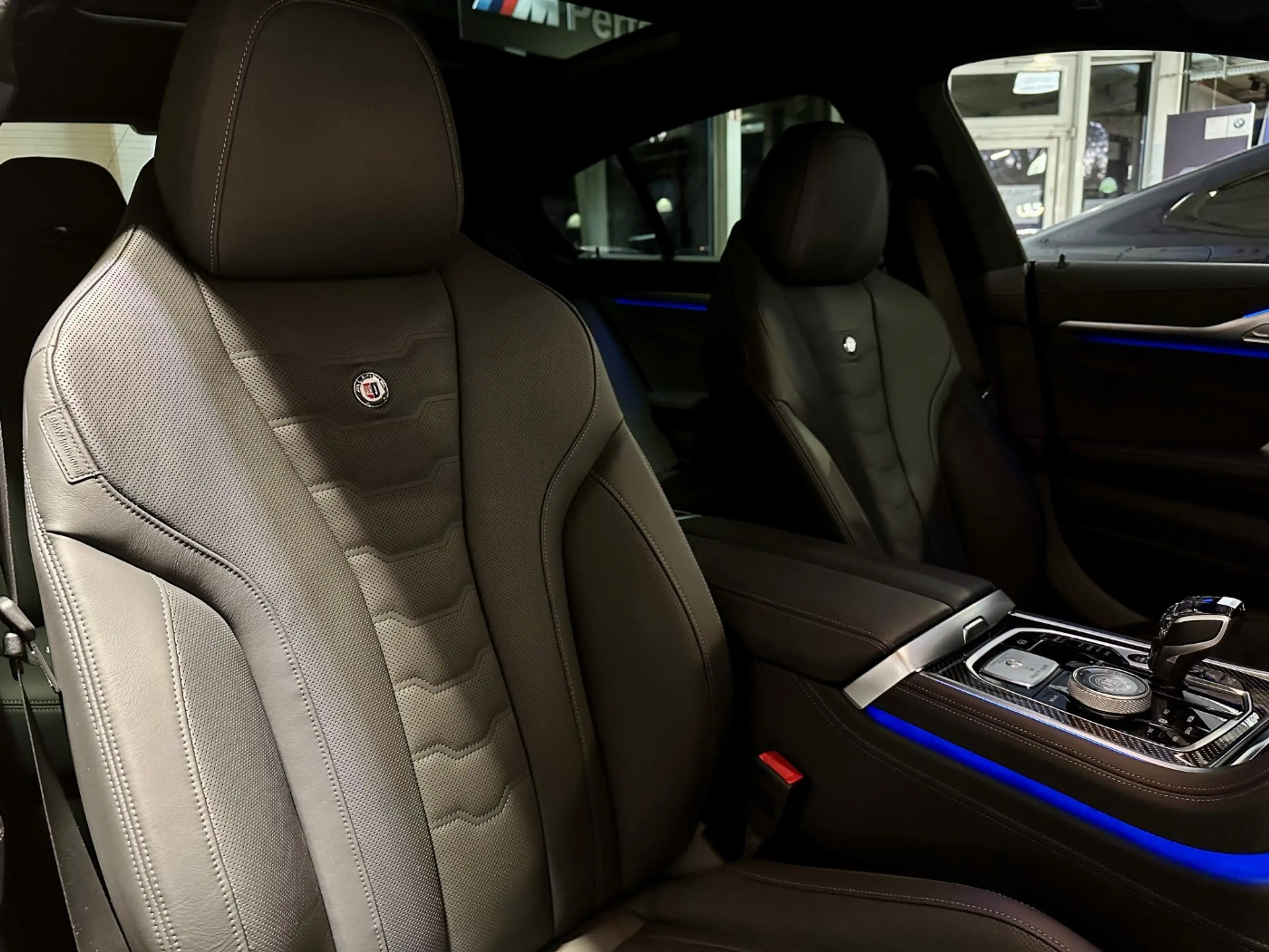 Alpina B8 Gran Coupe. Schwarz. Voll. Souverän. — photo 13