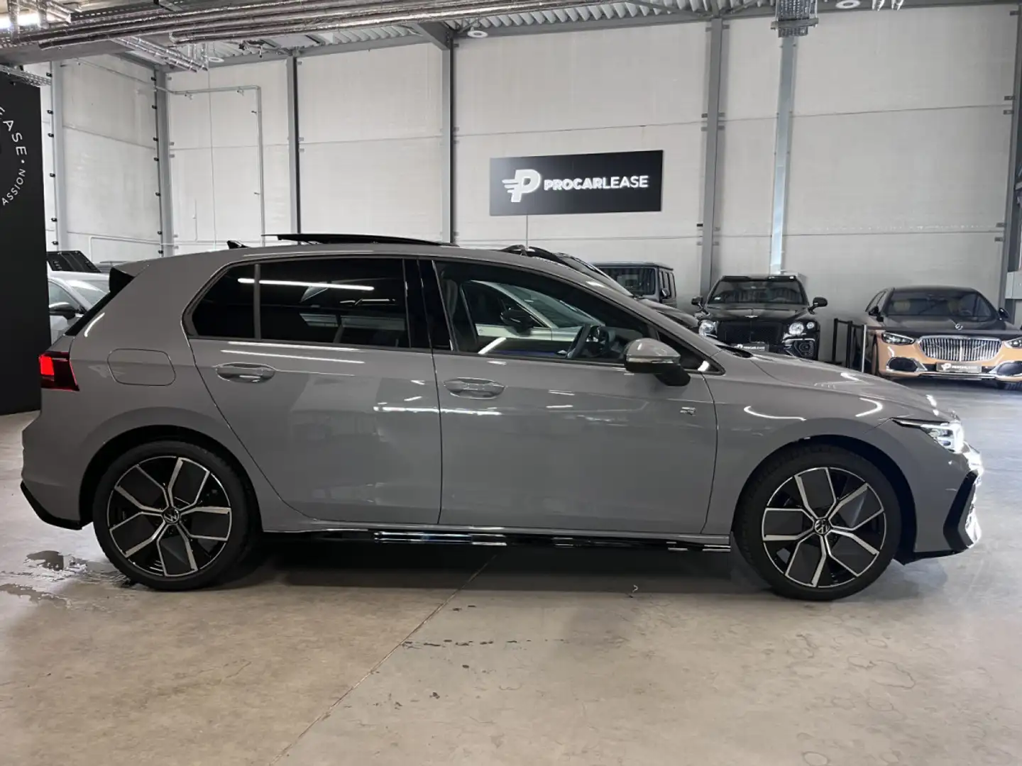 Volkswagen Golf GOLF 8 FACELIFT R-Line 1.5 ETSI Business Prem 150C Gris - 2