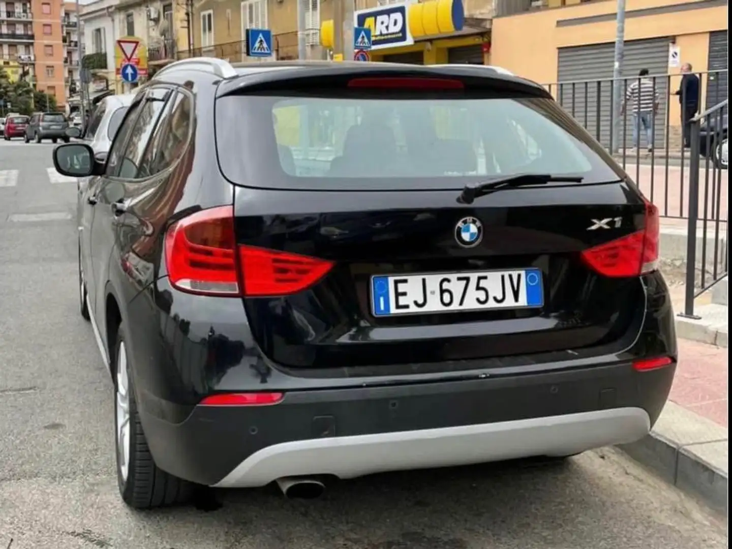 BMW X1 Sdrive20d Futura Nero - 2