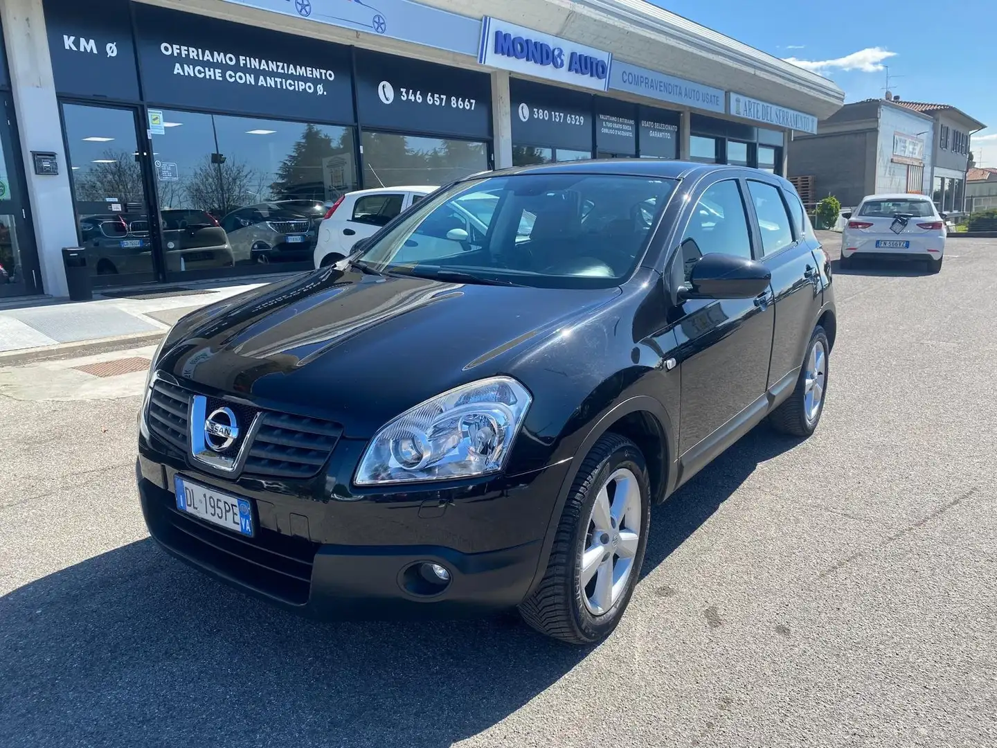 Nissan Qashqai 2.0 16v Acenta 4x4 benzina *TETTO* *PELLE* Nero - 1