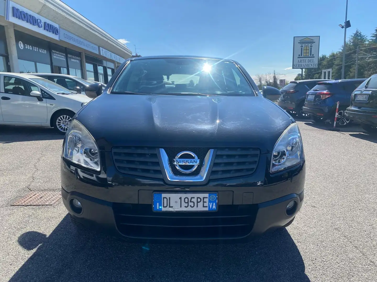 Nissan Qashqai 2.0 16v Acenta 4x4 benzina *TETTO* *PELLE* Nero - 2