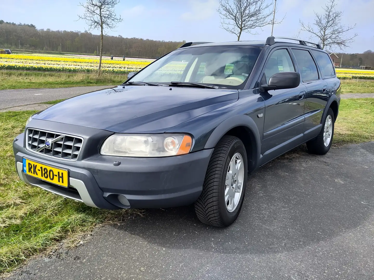 Volvo XC70 2.5 T Kinetic Mavi - 1