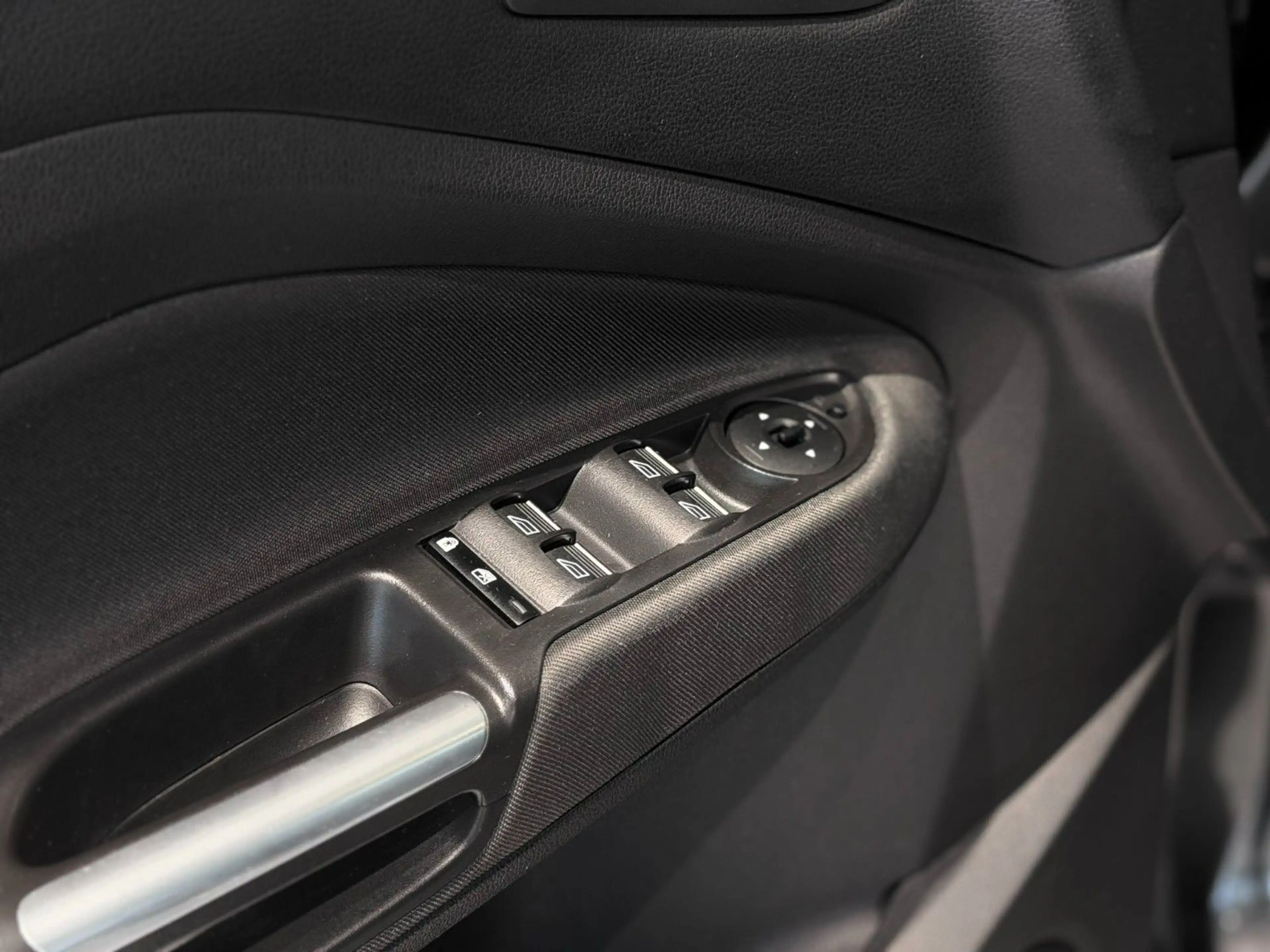 Ford C-Max Titanium *SYNC*SHZ*LHZ*PDC*TEMPO* — photo 12