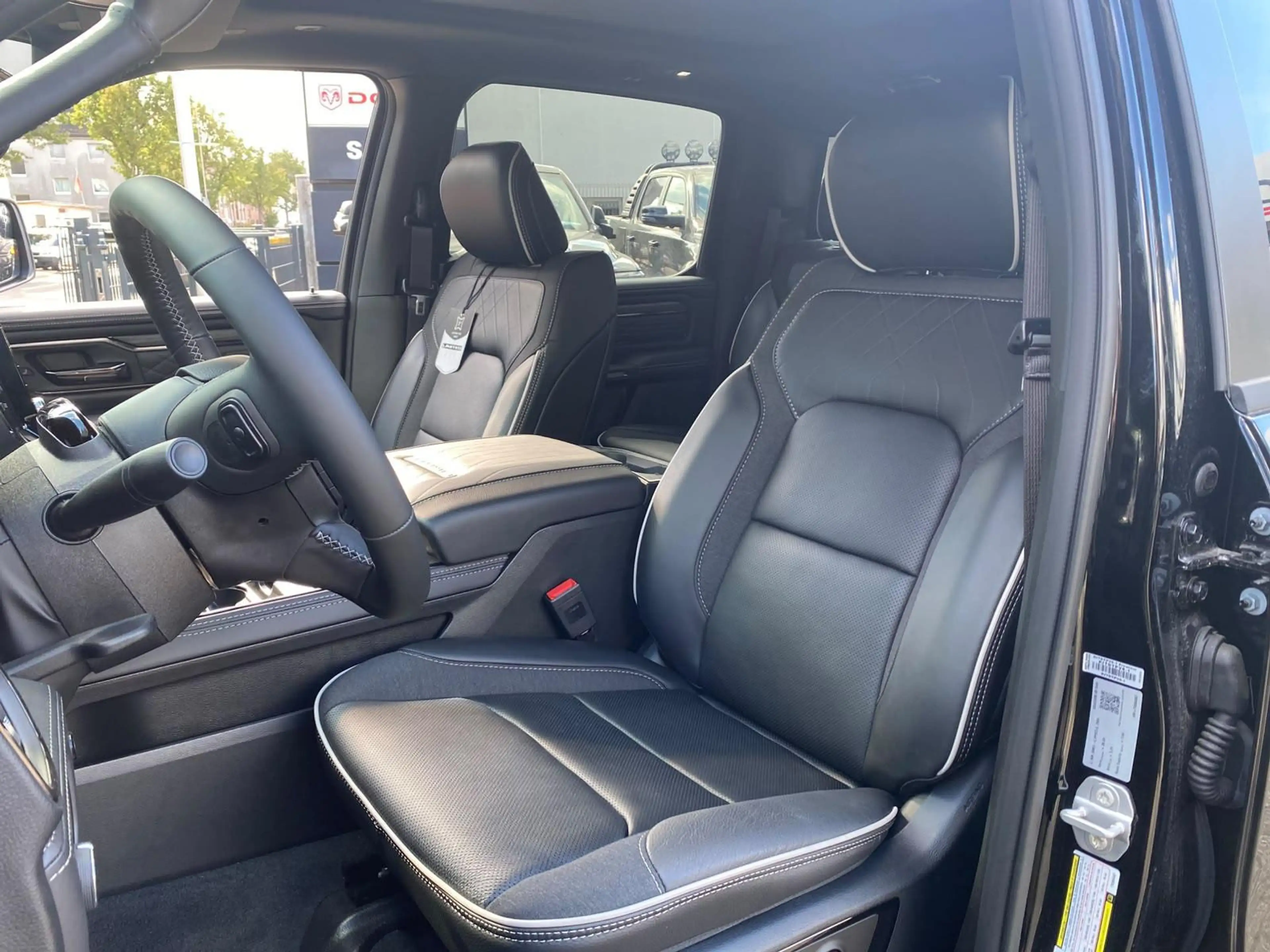 Dodge RAM 5.7 V8 HEMI Limited Night 2026 + 3 Jahre Garantie — photo 10