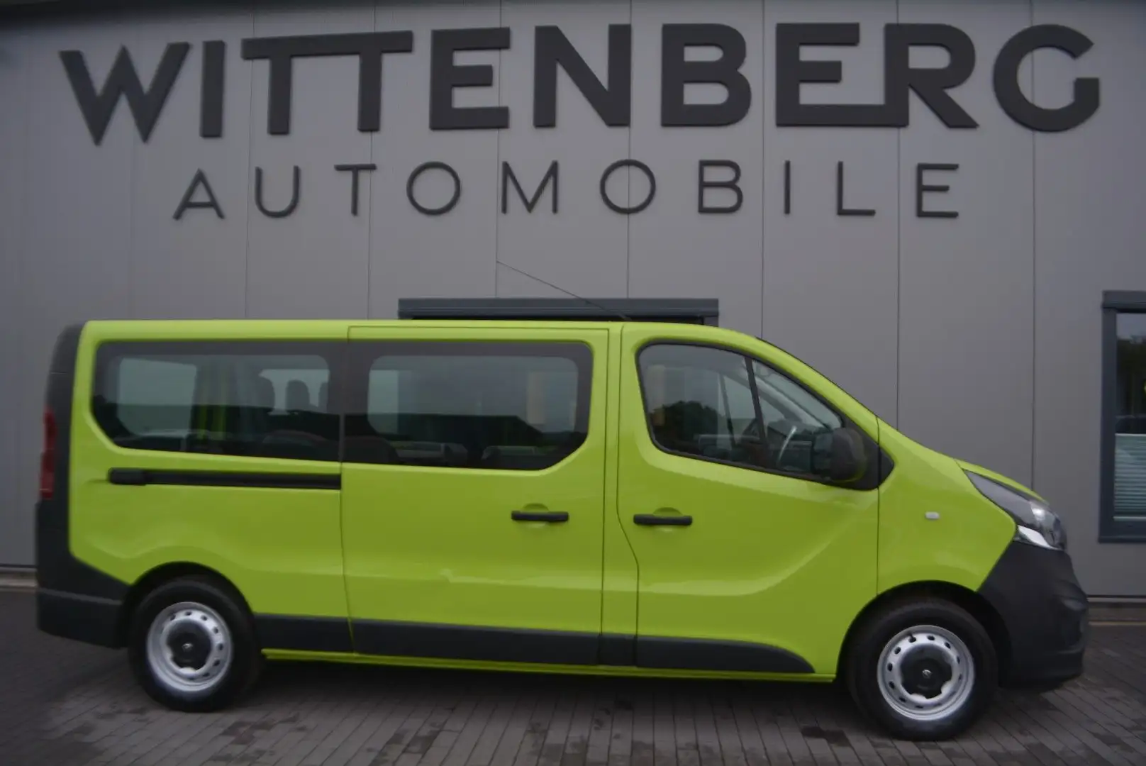 Opel Vivaro B Kasten Kombi  L2H1  2,9t-AHK-Garantie Grün - 1