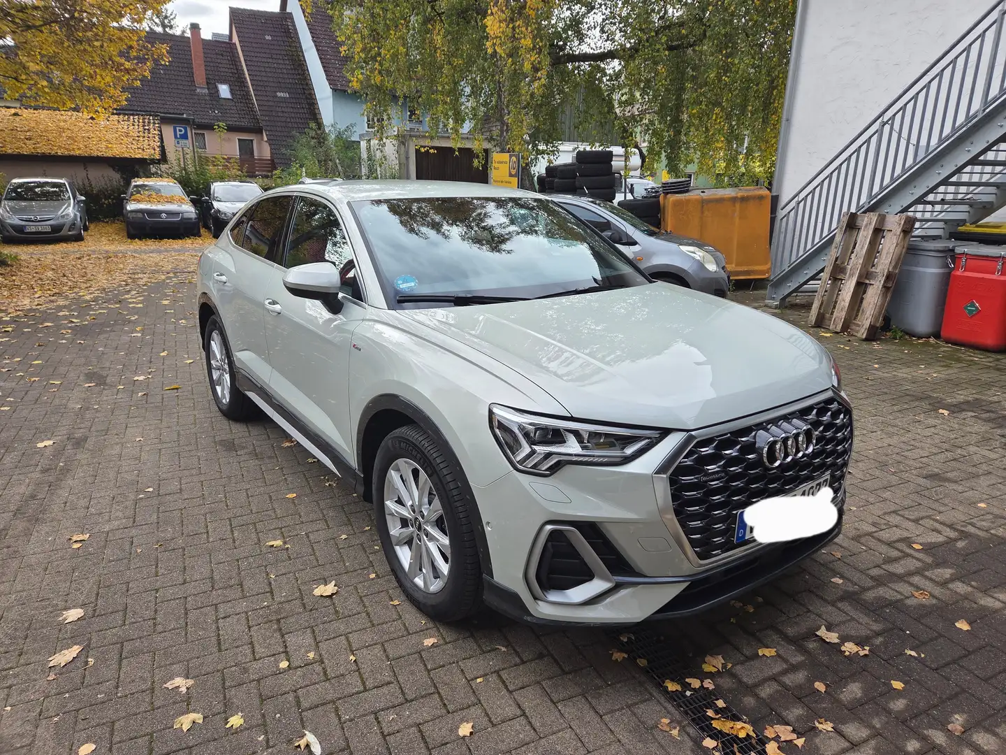 Audi Q3 40 TFSI quattro S line Grau - 1