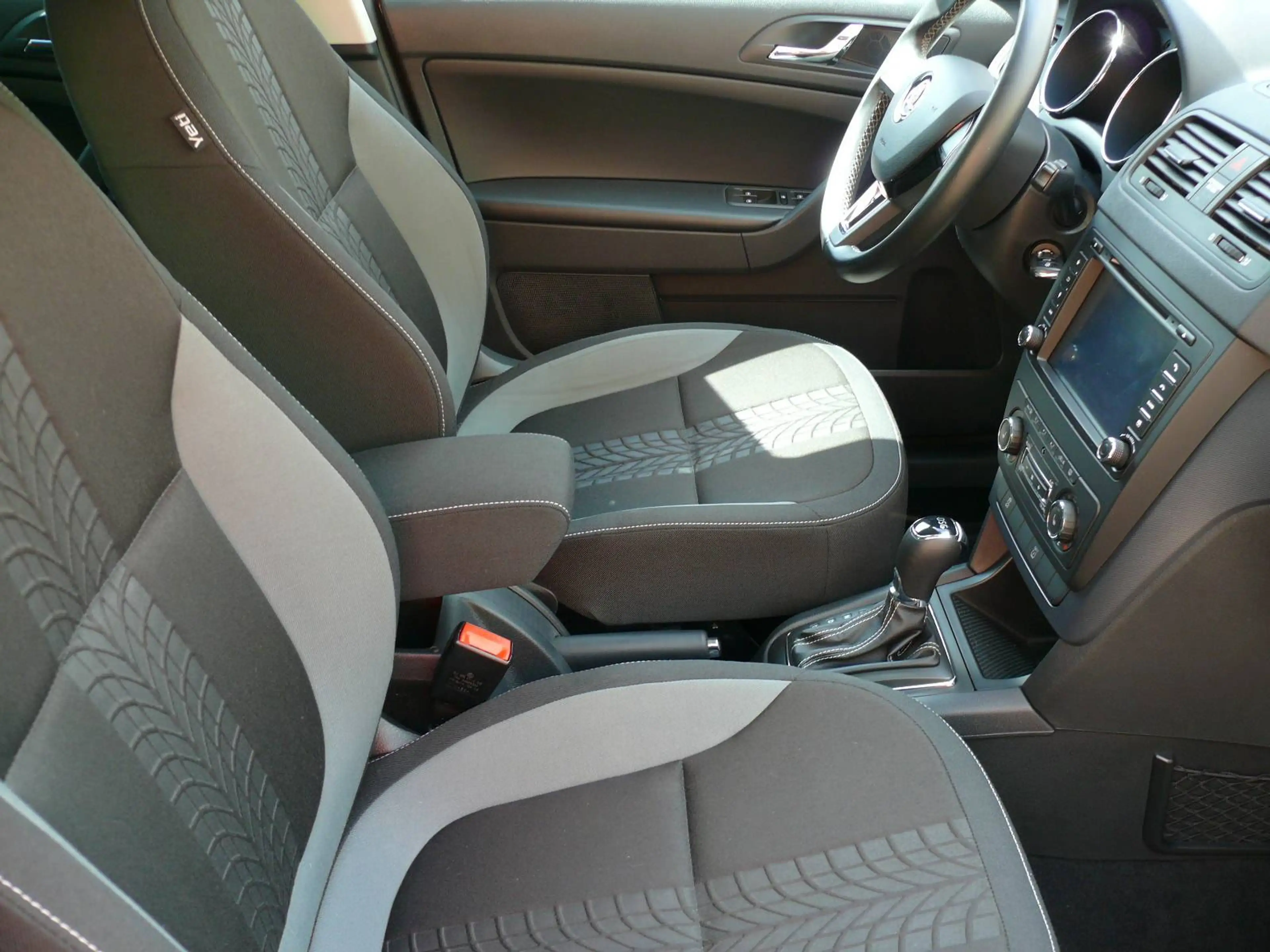 Skoda Yeti Adventure erst 66 TKM Automatic neue AHK Varioflex — photo 14