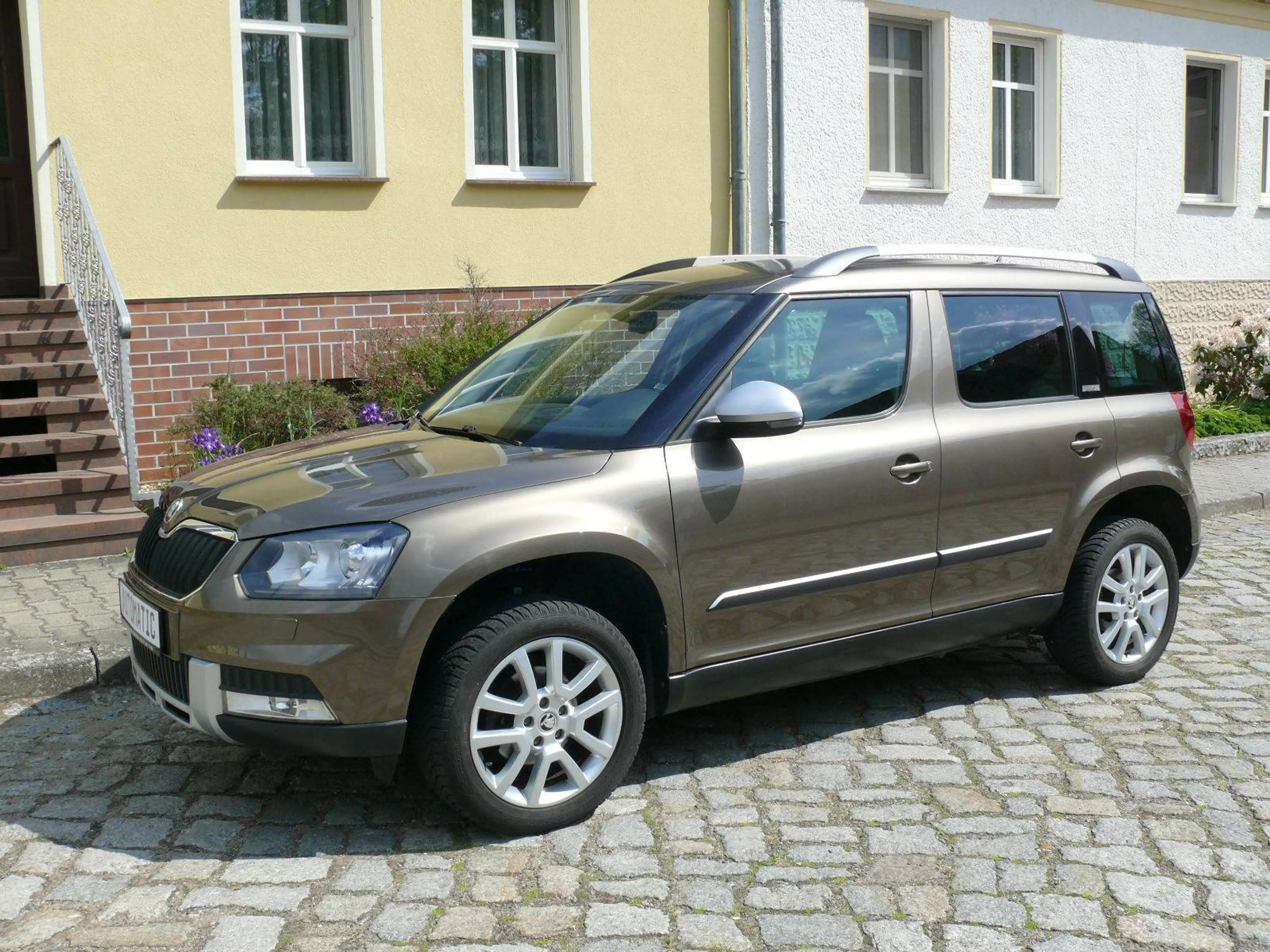 Skoda Yeti Adventure erst 66 TKM Automatic neue AHK Varioflex