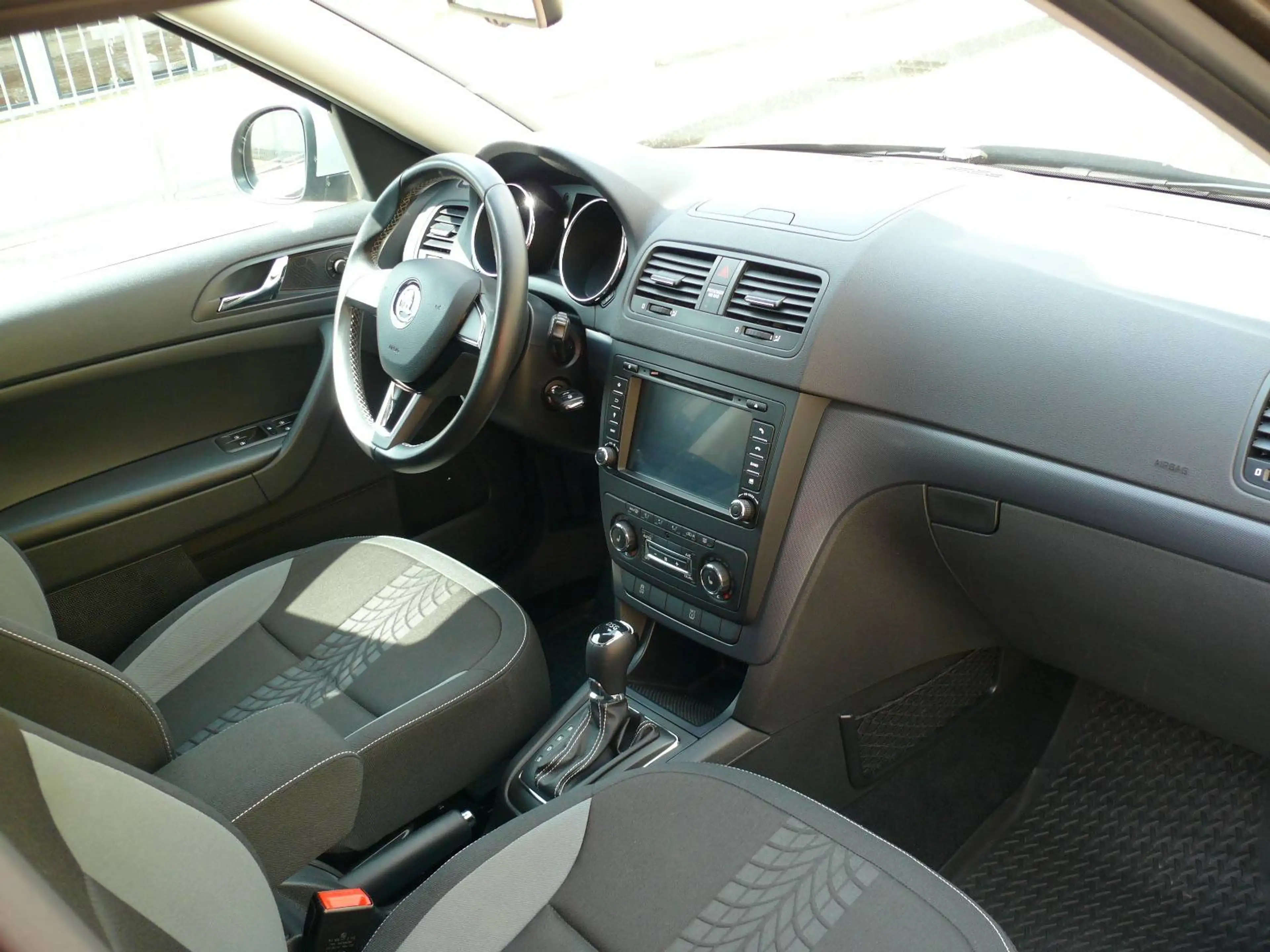 Skoda Yeti Adventure erst 66 TKM Automatic neue AHK Varioflex — photo 10