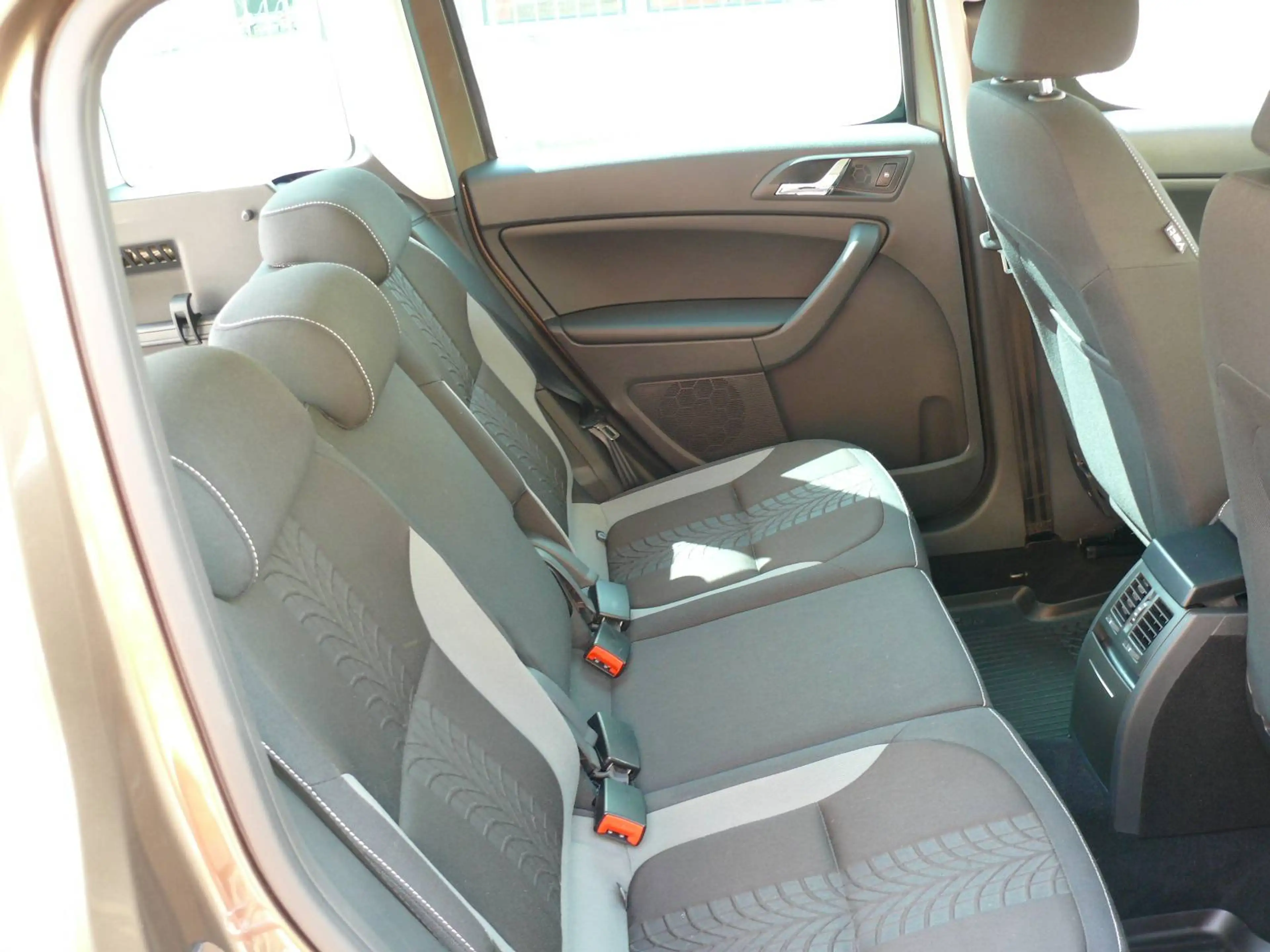 Skoda Yeti Adventure erst 66 TKM Automatic neue AHK Varioflex — photo 13