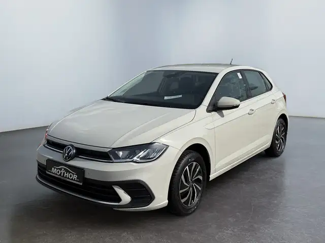 Volkswagen Polo view 2