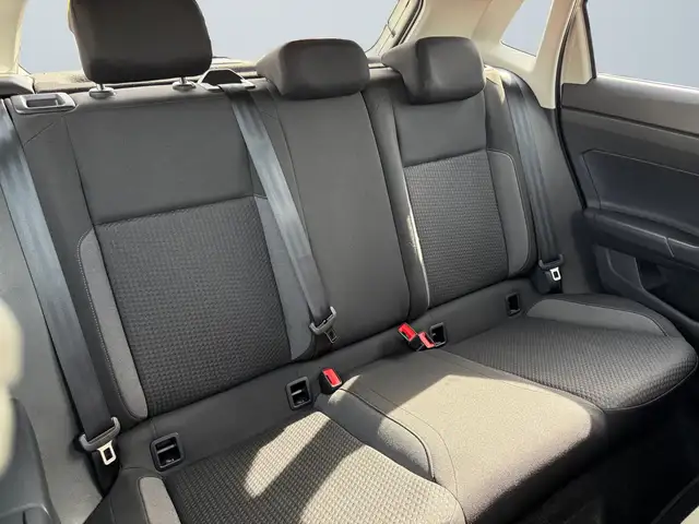 Volkswagen Polo view 11