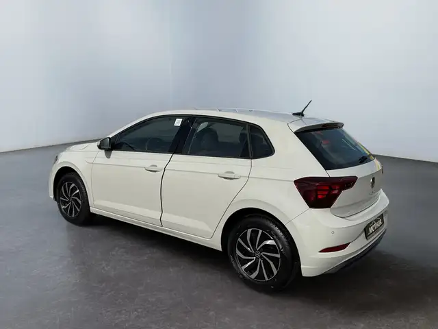 Volkswagen Polo view 4