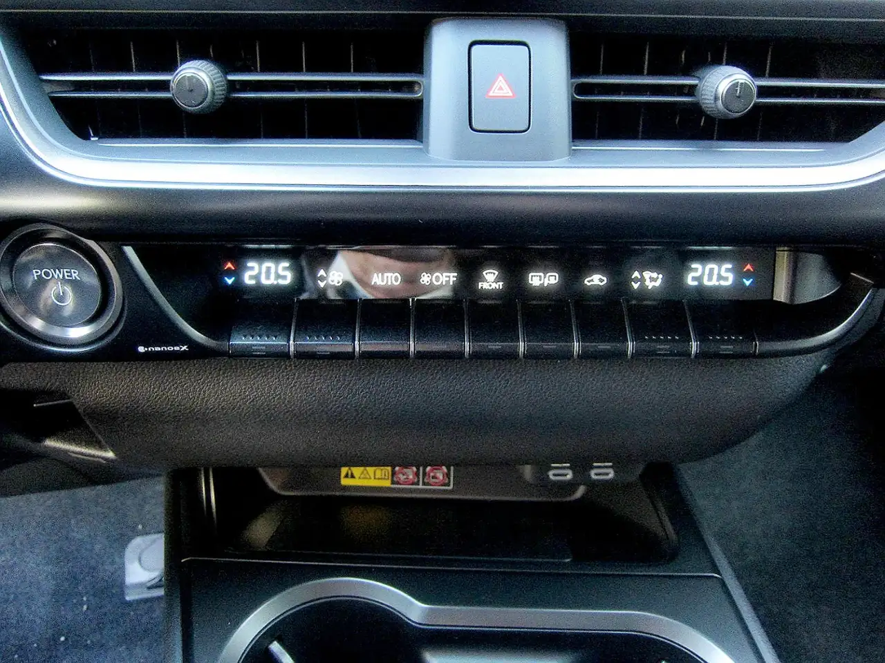 Lexus UX 300h F Sport Design Kamera, SHZ, LED, Navi 10