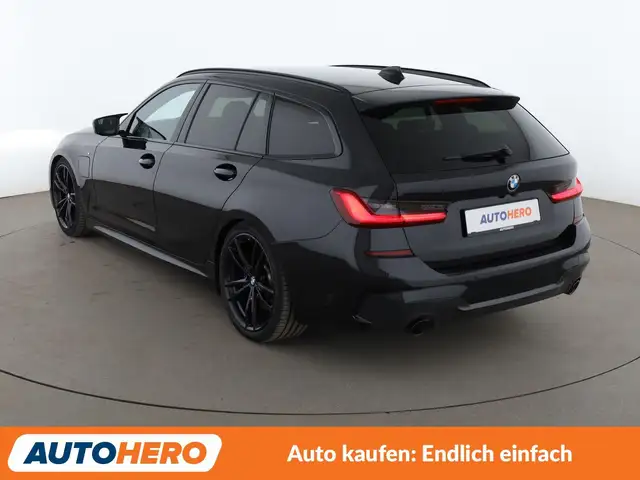 BMW 3 Series view 4