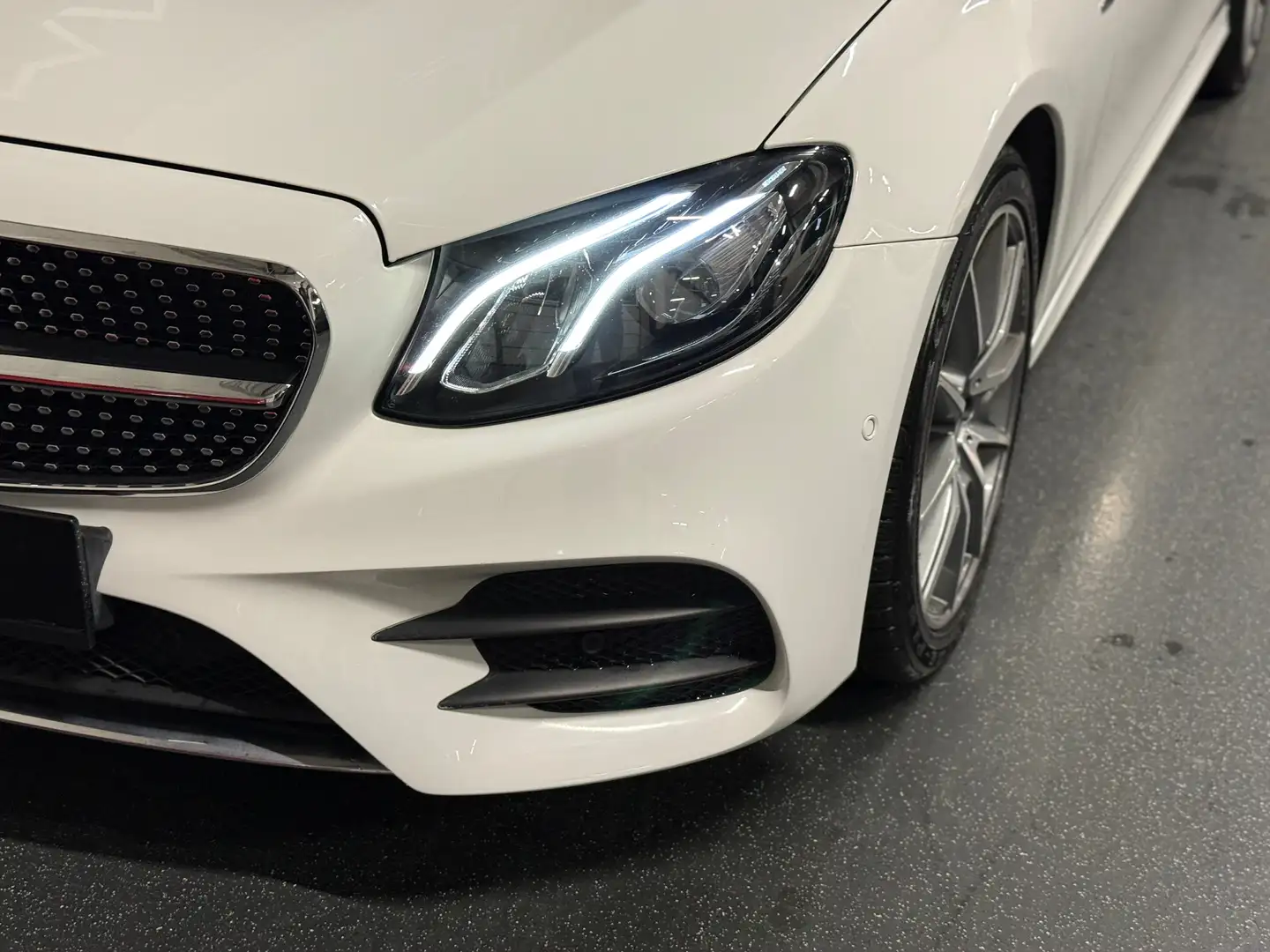 Mercedes-Benz E 300 E 300d Avantgarde AMG Paket Tausch mgl. Blanc - 2