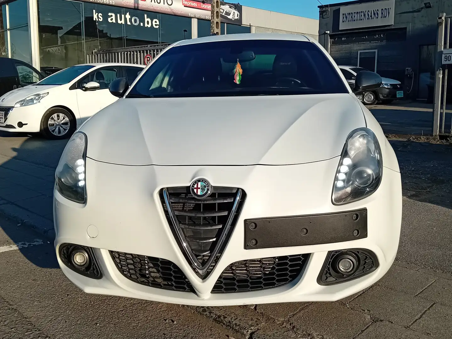 Alfa Romeo Giulietta 1.6 JTDm Progression Blanc - 1