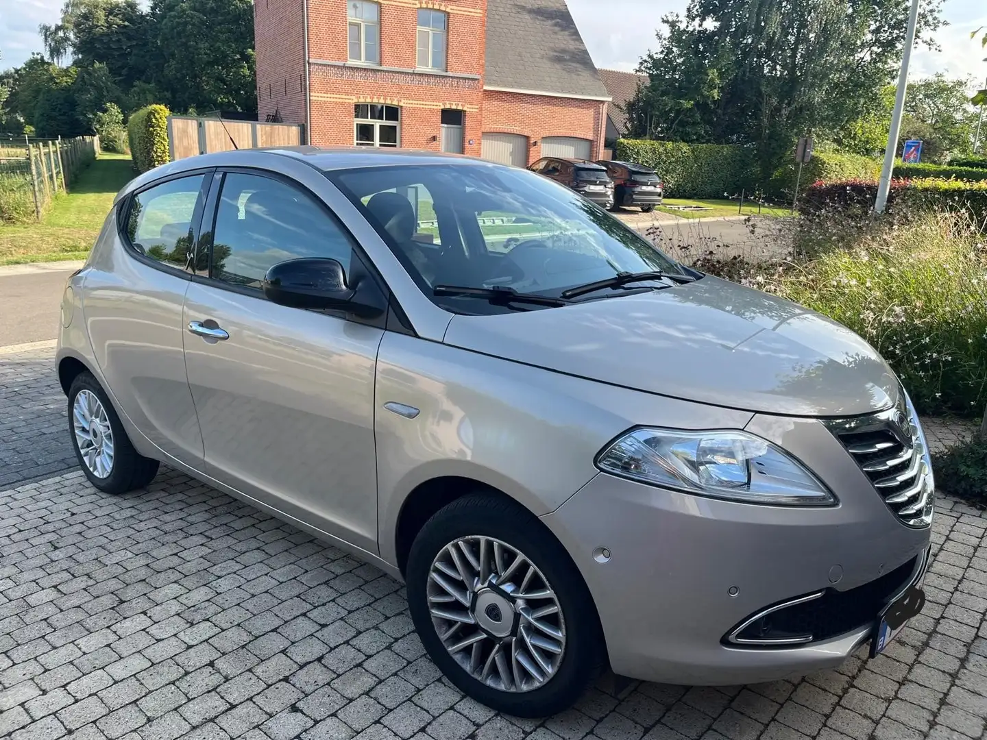 Lancia Ypsilon Y 1.2 8v Gold Beige - 2