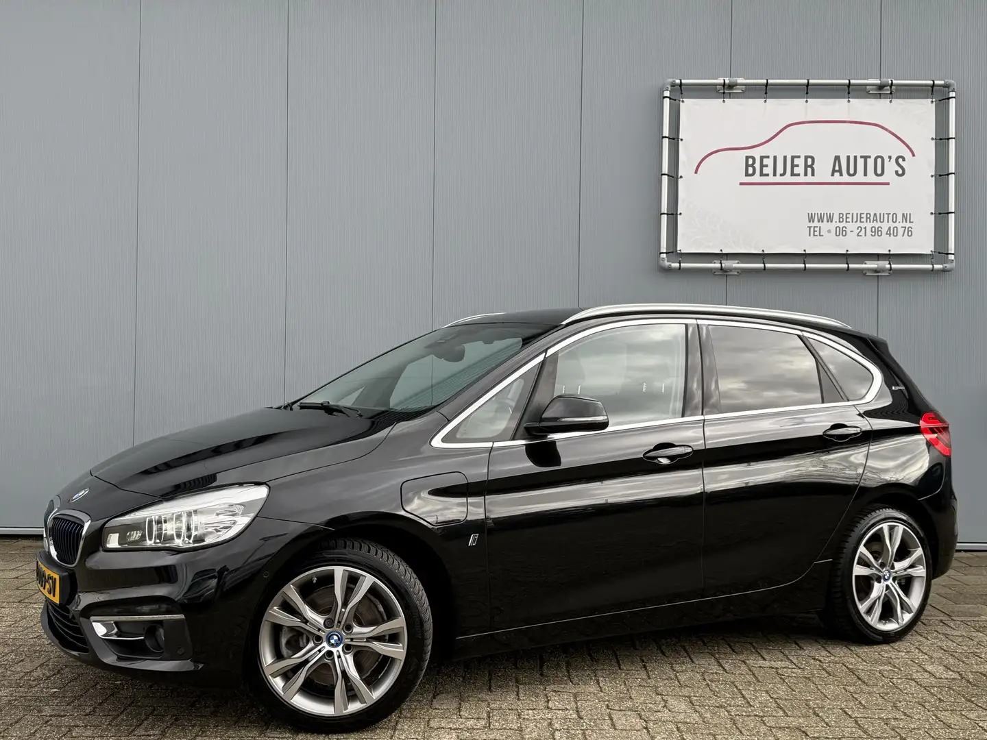 BMW 225 2-serie Active Tourer 225xe iPerformance High Exec Zwart - 1