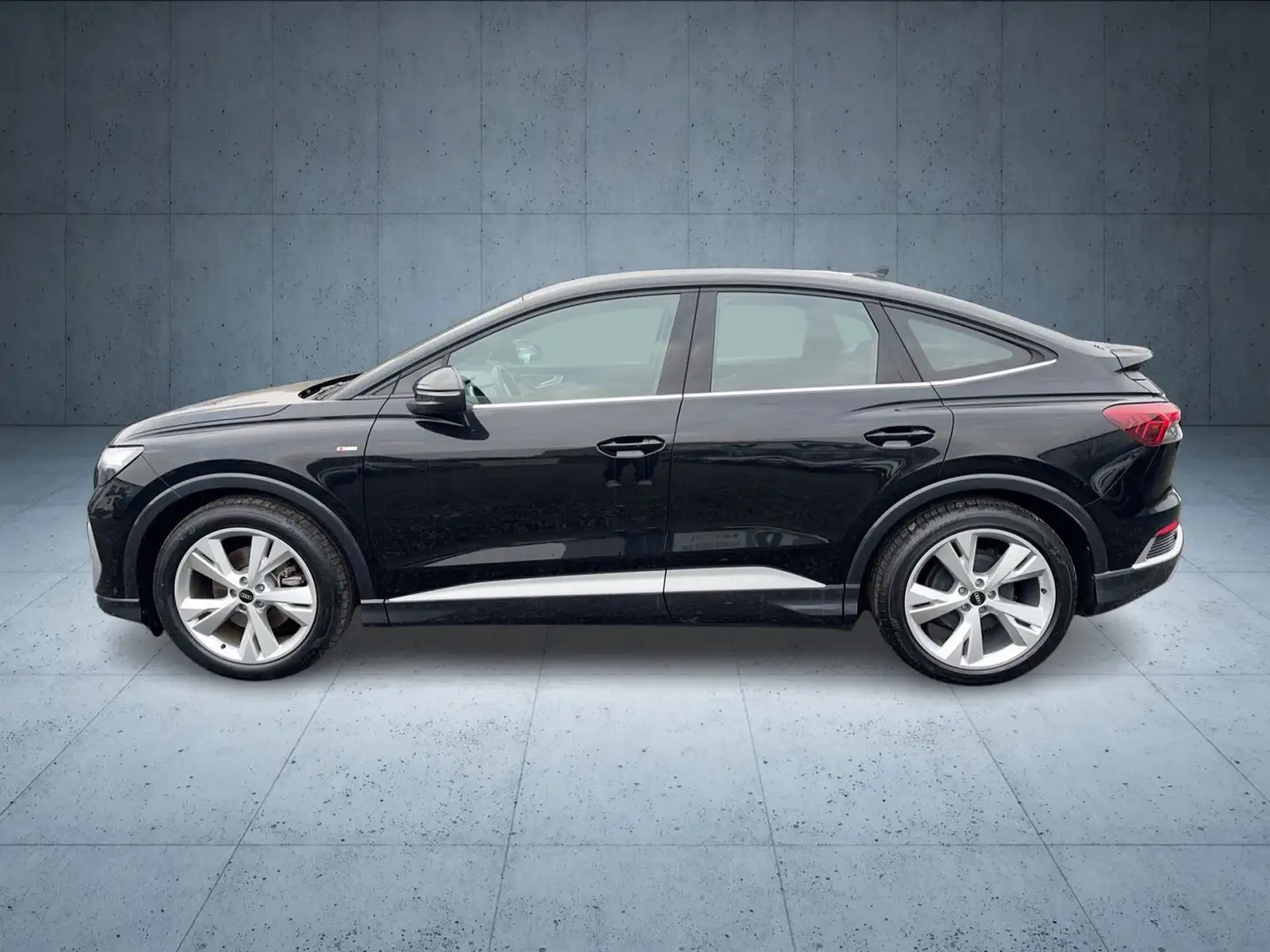 Audi Q4 e-tron 35 S line Nav/SHZ/EPH/Temp Schwarz - 2
