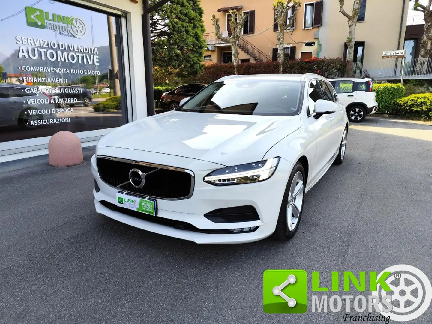 Volvo V90 D3 Geartronic Momentum GARANZIA INCLUSA Bianco - 1