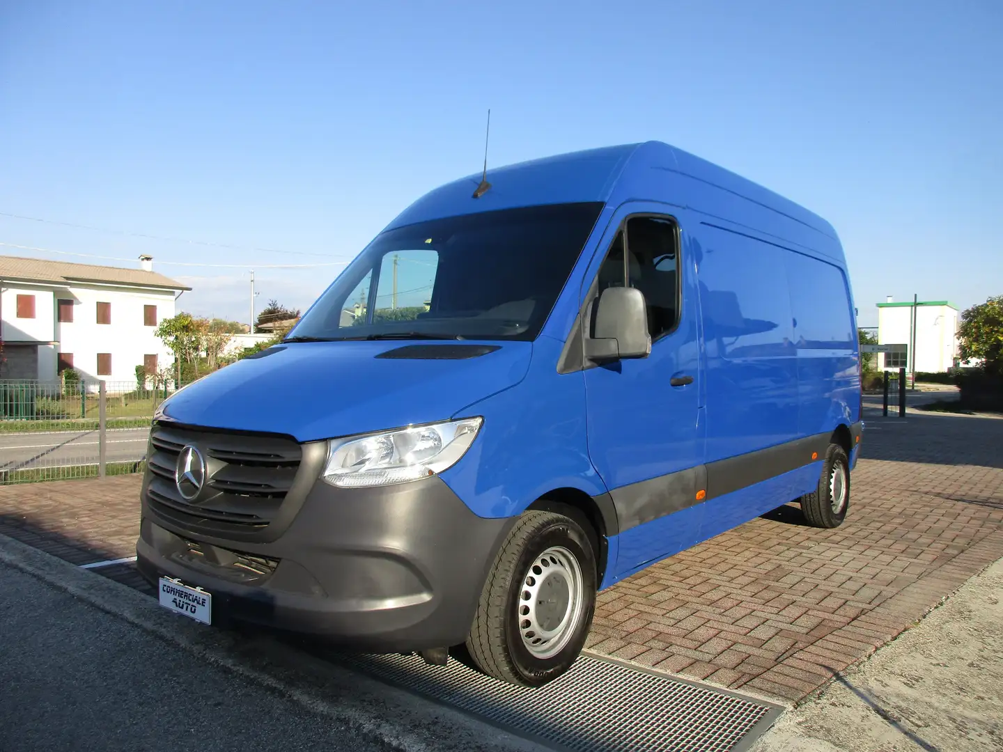 Mercedes-Benz Sprinter F 39/33 311 CDI L2H2 Bleu - 1
