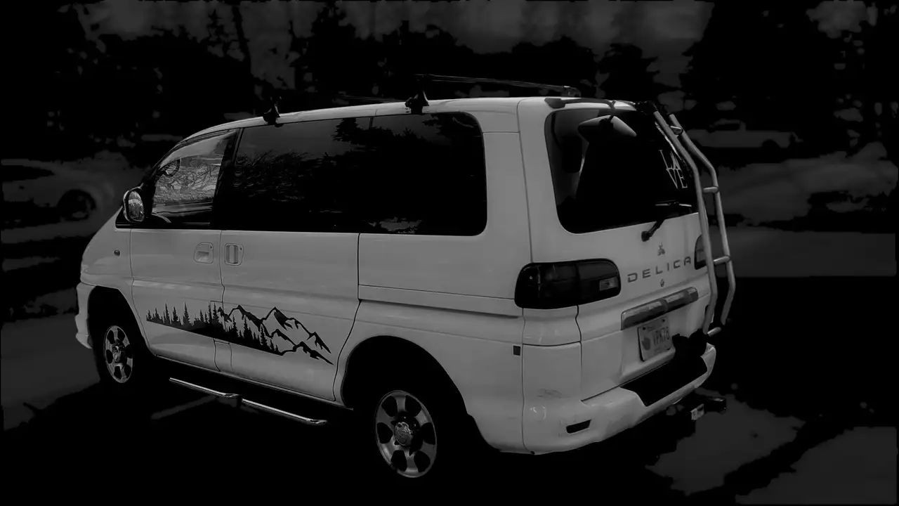 Mitsubishi Delica снимка Mitsubishi Delica
