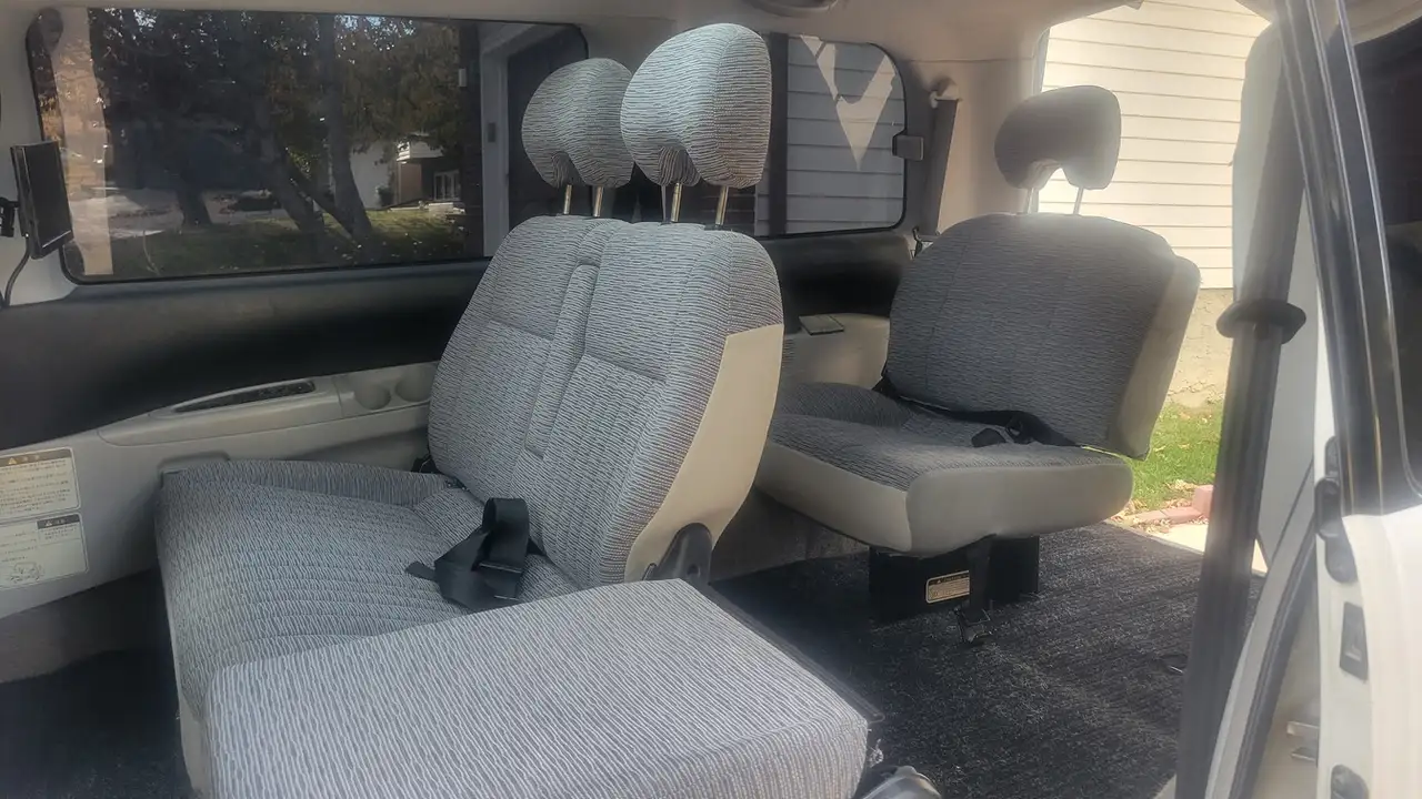 Mitsubishi Delica снимка Mitsubishi Delica