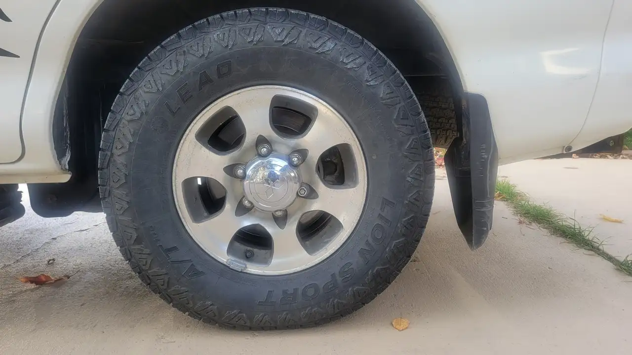 Mitsubishi Delica снимка Mitsubishi Delica