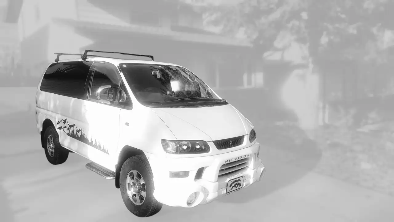 Mitsubishi Delica снимка Mitsubishi Delica
