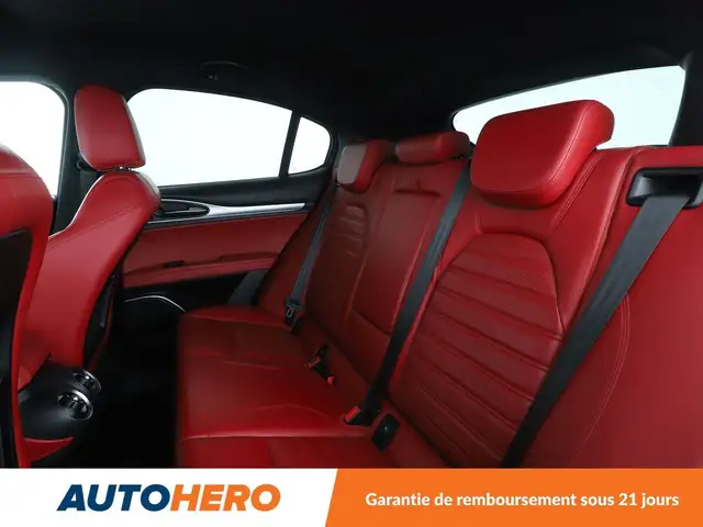 Alfa Romeo Stelvio view 14